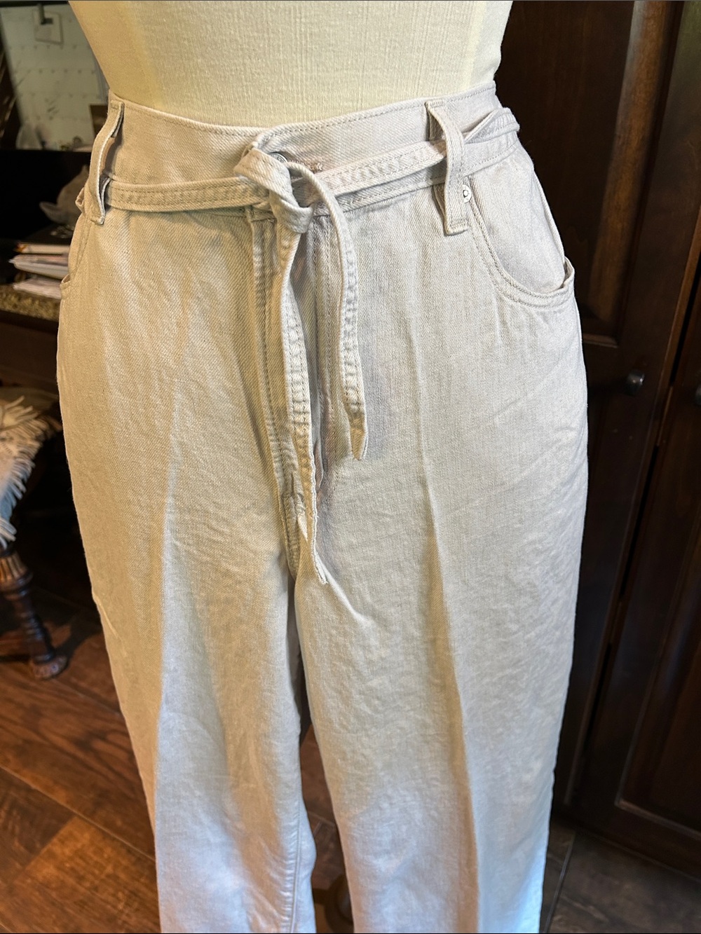 Levis XL Baggy Straight Sz 32 x 31 Tie Waist Wide Leg Trouser Khaki White Label - Picture 2 of 7